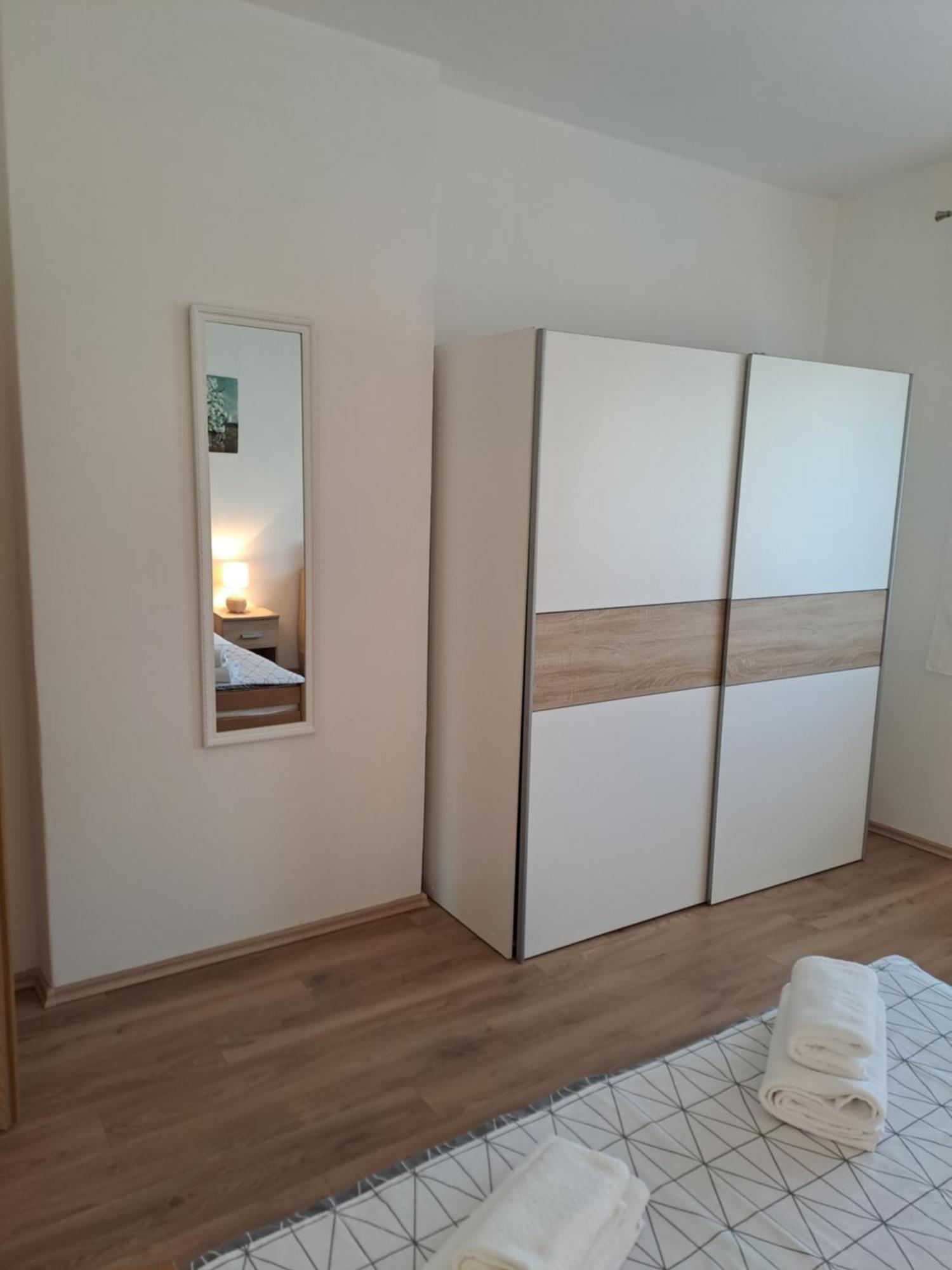 Yulia Apartman Pula Ngoại thất bức ảnh