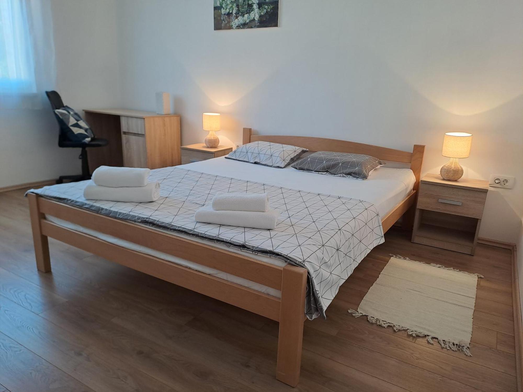 Yulia Apartman Pula Ngoại thất bức ảnh